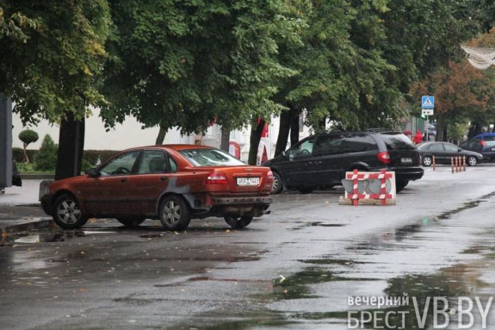 В Бресте улица Пушкинская перекрыта для замены подземных коммуникаций