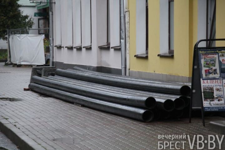 В Бресте улица Пушкинская перекрыта для замены подземных коммуникаций