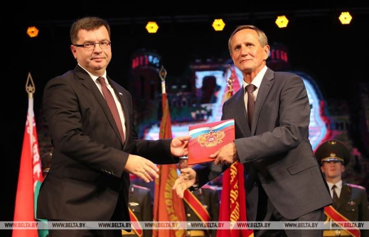 Головченко вручил коллективу МК «Брестская крепость-герой» орден Франциска Скорины