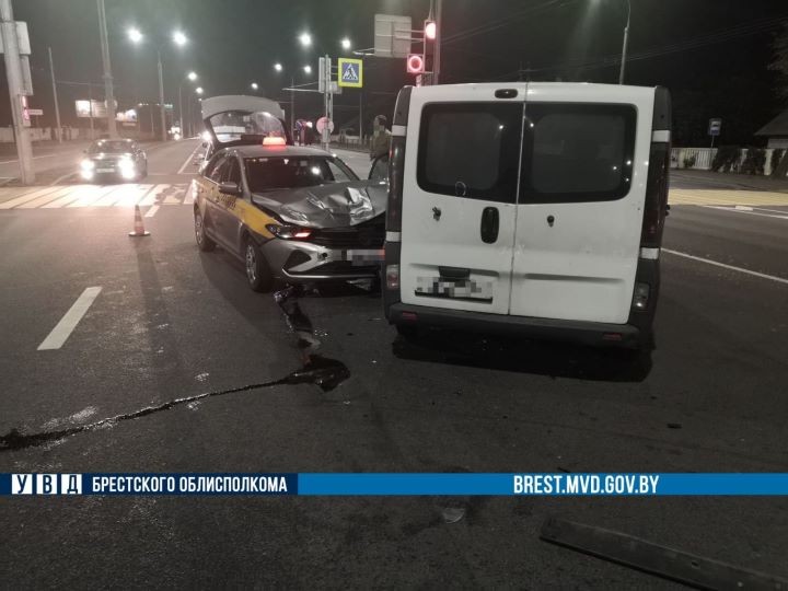 Стали известны подробности ДТП в Бресте с участием такси