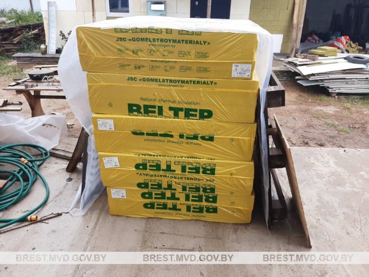 В Брестской области Opel Astra с упаковками минеральной ваты привлек внимание сотрудников ГАИ