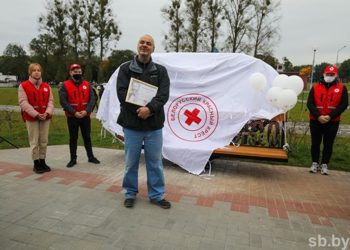 «Скамейка милосердия» появилась в Бресте