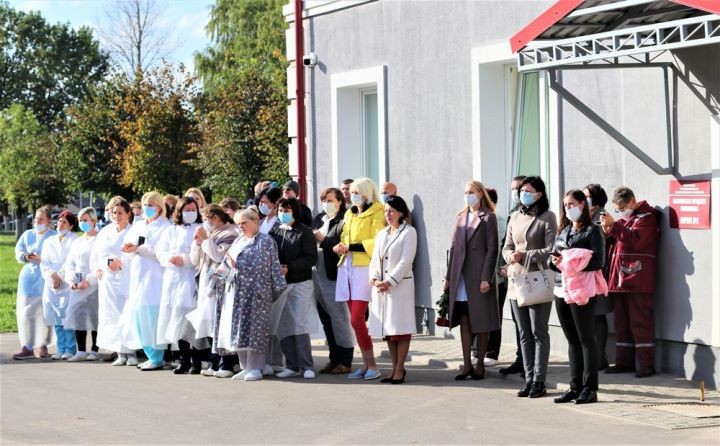 Новый автомобиль «скорой помощи» подарил Высоковской городской больнице ООО «Агропродукт»