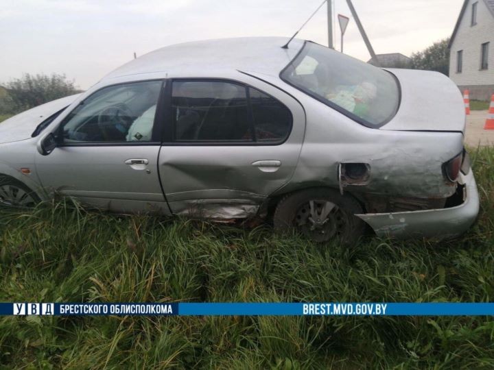 56-летняя водитель автомобиля «Ниссан» совершила ДТП в Дрогичине