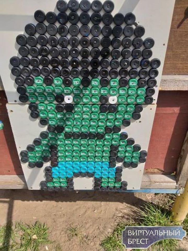 На Чебурашку ушло два года! Герои мультиков из крышечек «поселились» в Брестском районе