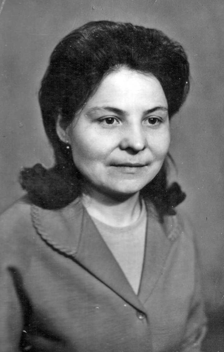 Как сельская учительница сберегла «колышни уборы» – некоторым по 200 лет, печет караваи на все случаи жизни и возродила «Вечёрки»