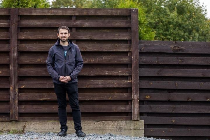 Перебрал 1,5 млн монет. Зачем парикмахер скупает белорусскую «наличку» мешками и сколько на это потратил