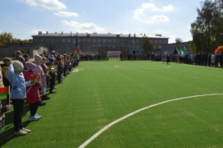 В Малорите торжественно открыли мини-футбольное поле