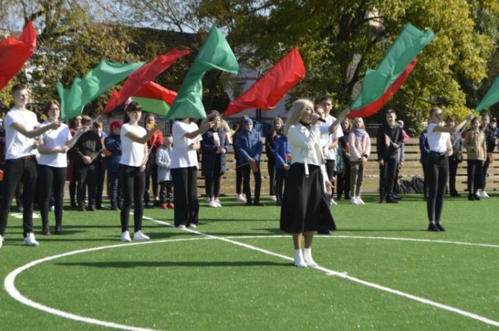 В Малорите торжественно открыли мини-футбольное поле