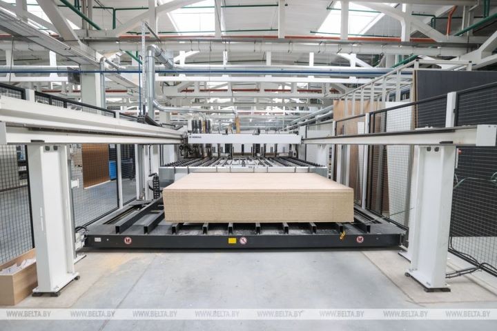 Инвестор на площадях брестского «Цветотрона» создал мебельное производство