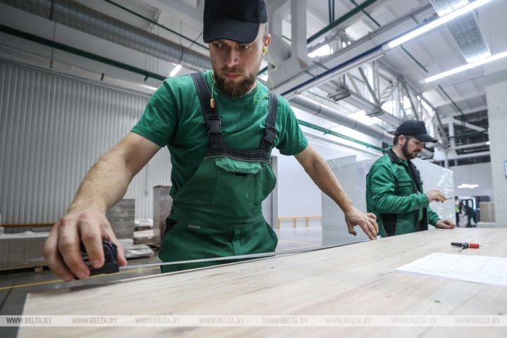 Инвестор на площадях брестского «Цветотрона» создал мебельное производство