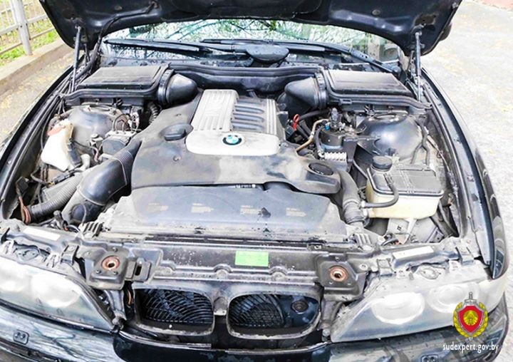 Судебные эксперты исследовали BMW жителя Бреста с поддельным VIN