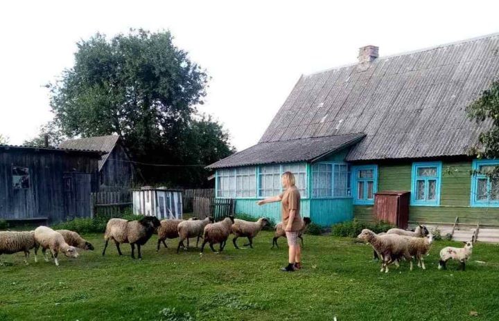 Недавно деревеньке Лаховичи грозило полное вымирание. От такой судьбы ее спасли брестчане, поселившиеся здесь основательно