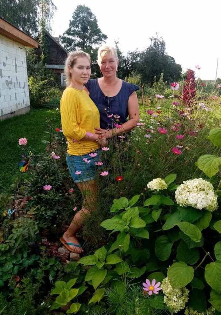 Недавно деревеньке Лаховичи грозило полное вымирание. От такой судьбы ее спасли брестчане, поселившиеся здесь основательно