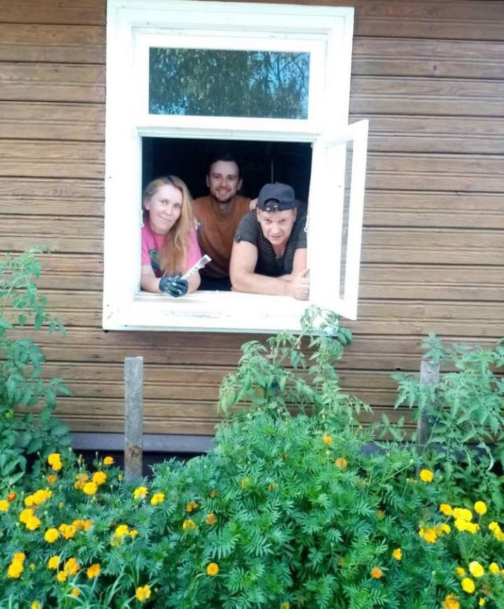 Недавно деревеньке Лаховичи грозило полное вымирание. От такой судьбы ее спасли брестчане, поселившиеся здесь основательно