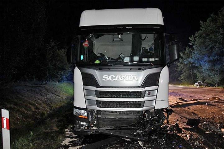 В Польше в припаркованный грузовик белоруса врезалась Audi