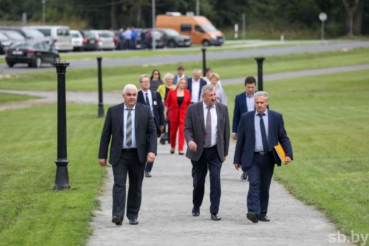 В Ивацевичском районе лучшие работники животноводства Брестской области выявляли сильнейших в конкурсе профмастерства