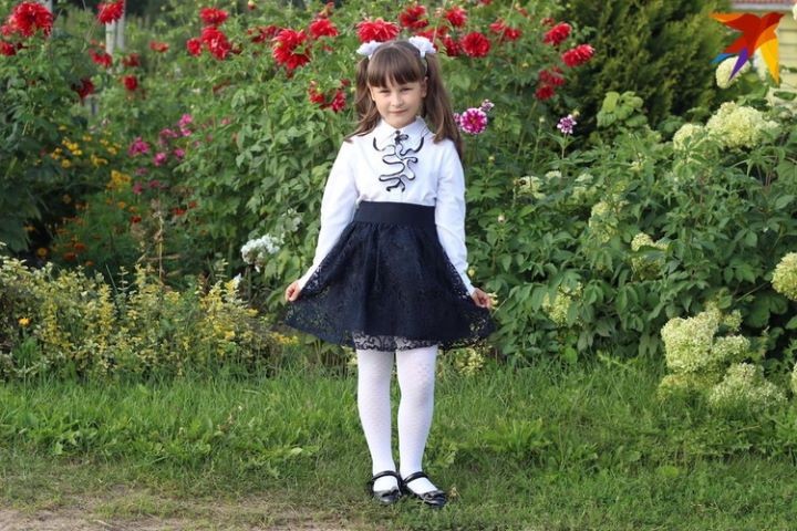 В Минске потратили 910 рублей на ребенка, в деревне – 730 на двоих: сравнили образы двух первоклассниц и хлопоты родителей перед 1 сентября