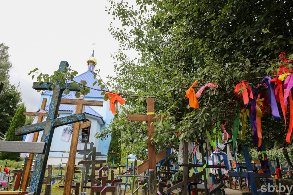 Более ста лет верующие съезжаются в Каменецкий район к урочищу Грушки