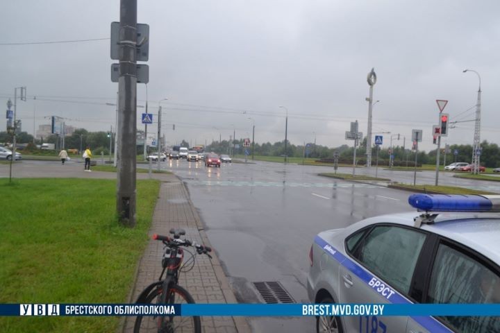 ГАИ сообщила подробности ДТП с велосипедистом на Октябрьской Революции в Бресте
