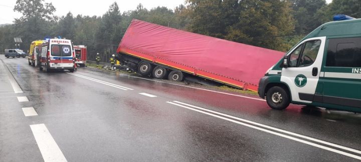 В Польше Opel столкнулся с грузовиком, которым управлял белорус. Женщину из легковушки доставляли в больницу на вертолете