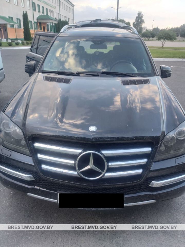 Милиция задержала мужчину, который незаконно перевозил 350 литров алкоголя в Барановичах