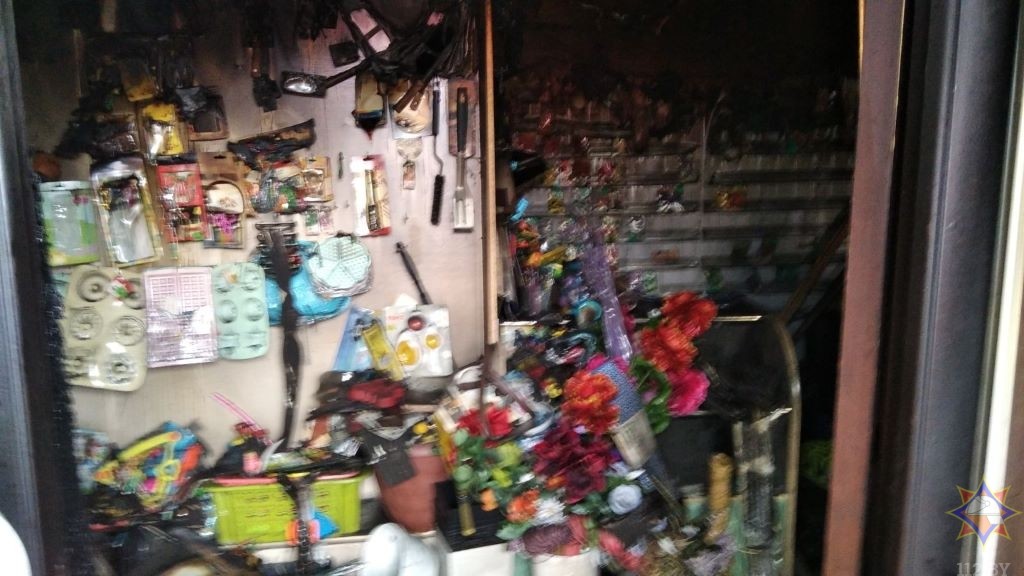 В Каменецком районе горел магазин