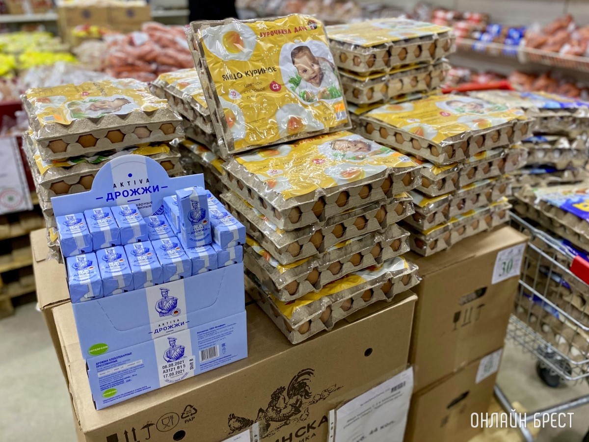 В дискаунтере «Светофор» на Приграничной, район Козлович в Бресте, большое пополнение товара по низким ценам: мясо, рыба, сладости, бакалея, хозтовары