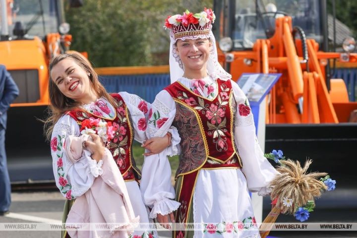 Каменецкий район победил в соревнованиях по уборке зерна в Брестской области