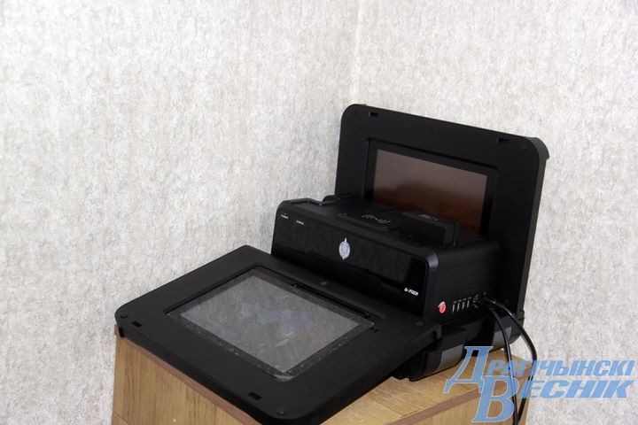 «Интересуются, но не все возвращаются». Как в Дрогичинском РОВД выдают биометрию