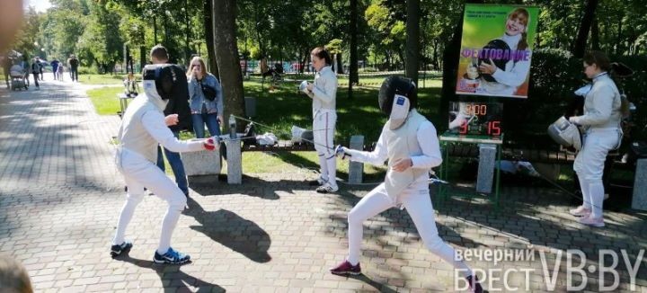 В парке культуры и отдыха сегодня презентовали все брестские виды спорта. Фоторепортаж