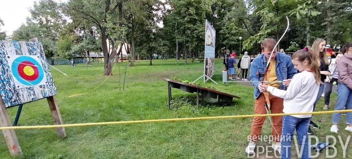 В парке культуры и отдыха сегодня презентовали все брестские виды спорта. Фоторепортаж
