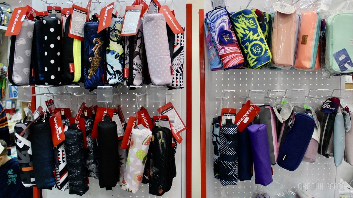 Интересная акция для покупателей магазинов «Канцелярские штучки» в Бресте: подарки взамен на наклейки