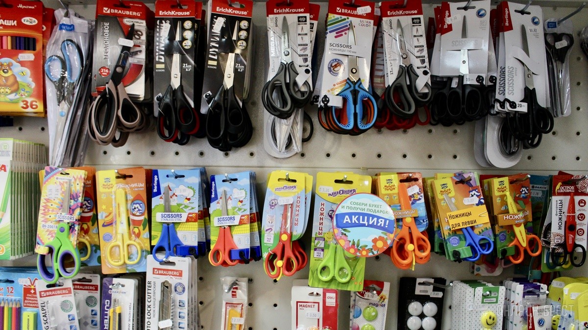 Интересная акция для покупателей магазинов «Канцелярские штучки» в Бресте: подарки взамен на наклейки