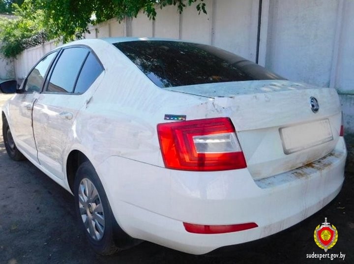 Мужчина купил Skoda, которую срочно продавали за треть стоимости. Оказалось, машина каршеринговая