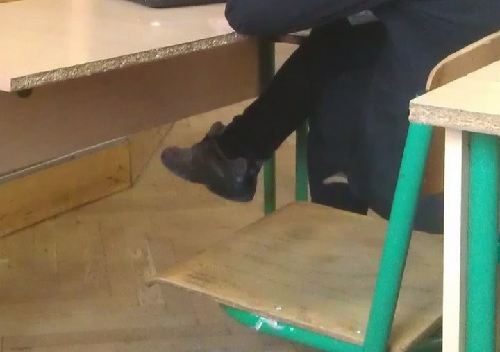 Распознали по интимной переписке: стало известно, в каком городе работал учитель-развратник