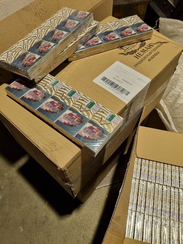 Сигареты на 1,8 млн евро нашли таможенники Литвы в фуре из Беларуси