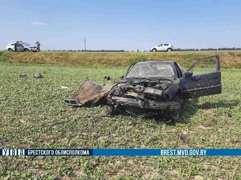 В Брестской области водитель BMW не справился с управлением 