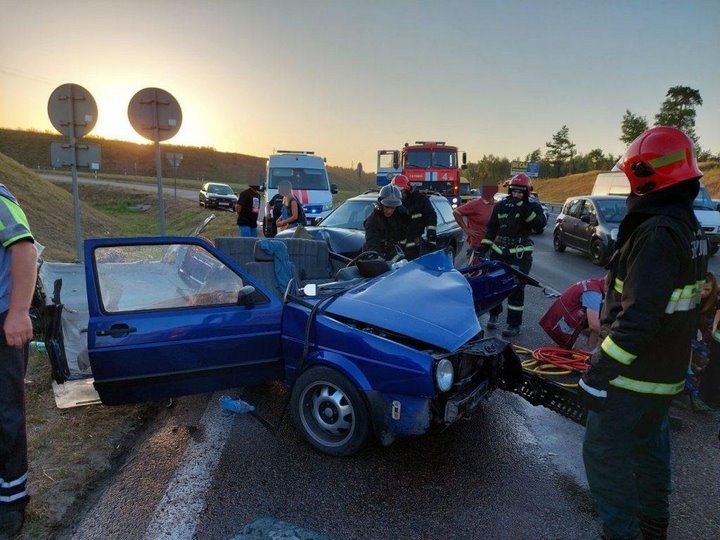 Пока водитель BMW на обочине оформлял европротокол, в него влетел VW. Подробности аварии на М4