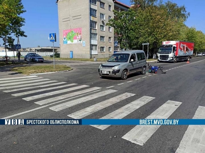 В Брестской области мотоциклист врезался в Citroen