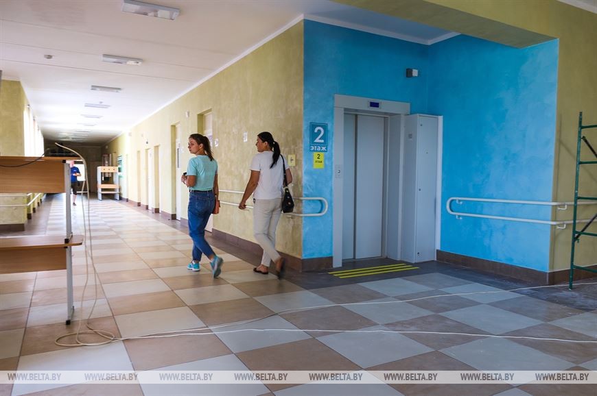 Новую школу построили в самом большом районе Беларуси - Столинском