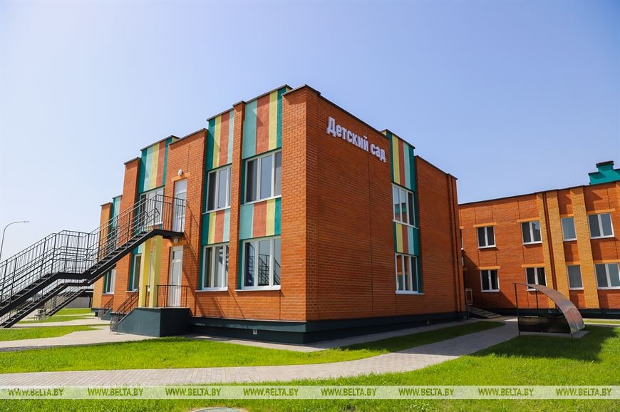 Новую школу построили в самом большом районе Беларуси - Столинском