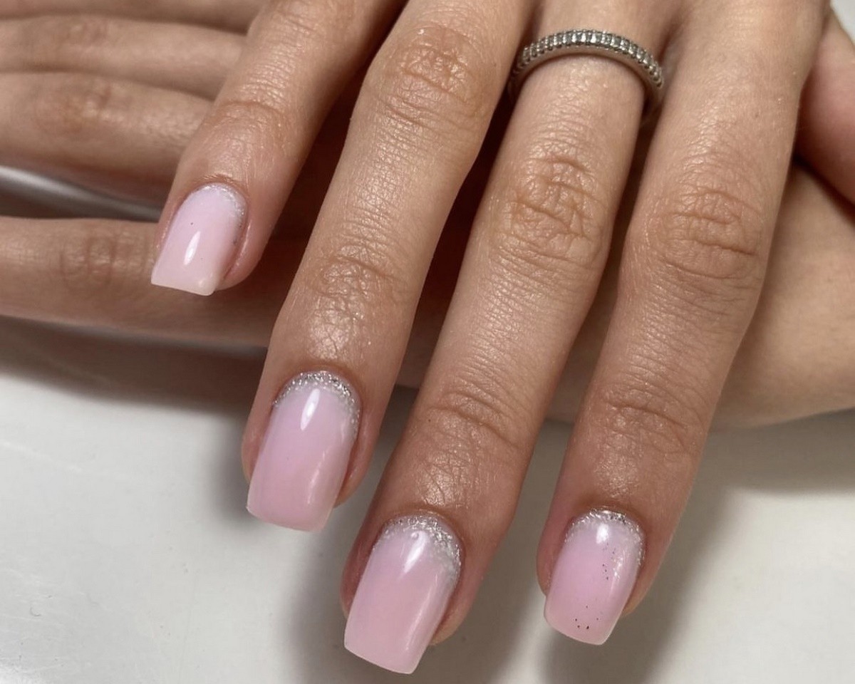 Стрижки, окрашивания, прически, ламинирование бровей и ресниц. Бронируйте свою запись в студии красоты «FILIN» (ул. Набережная Франциска Скорины, 16) и будьте неотразимы