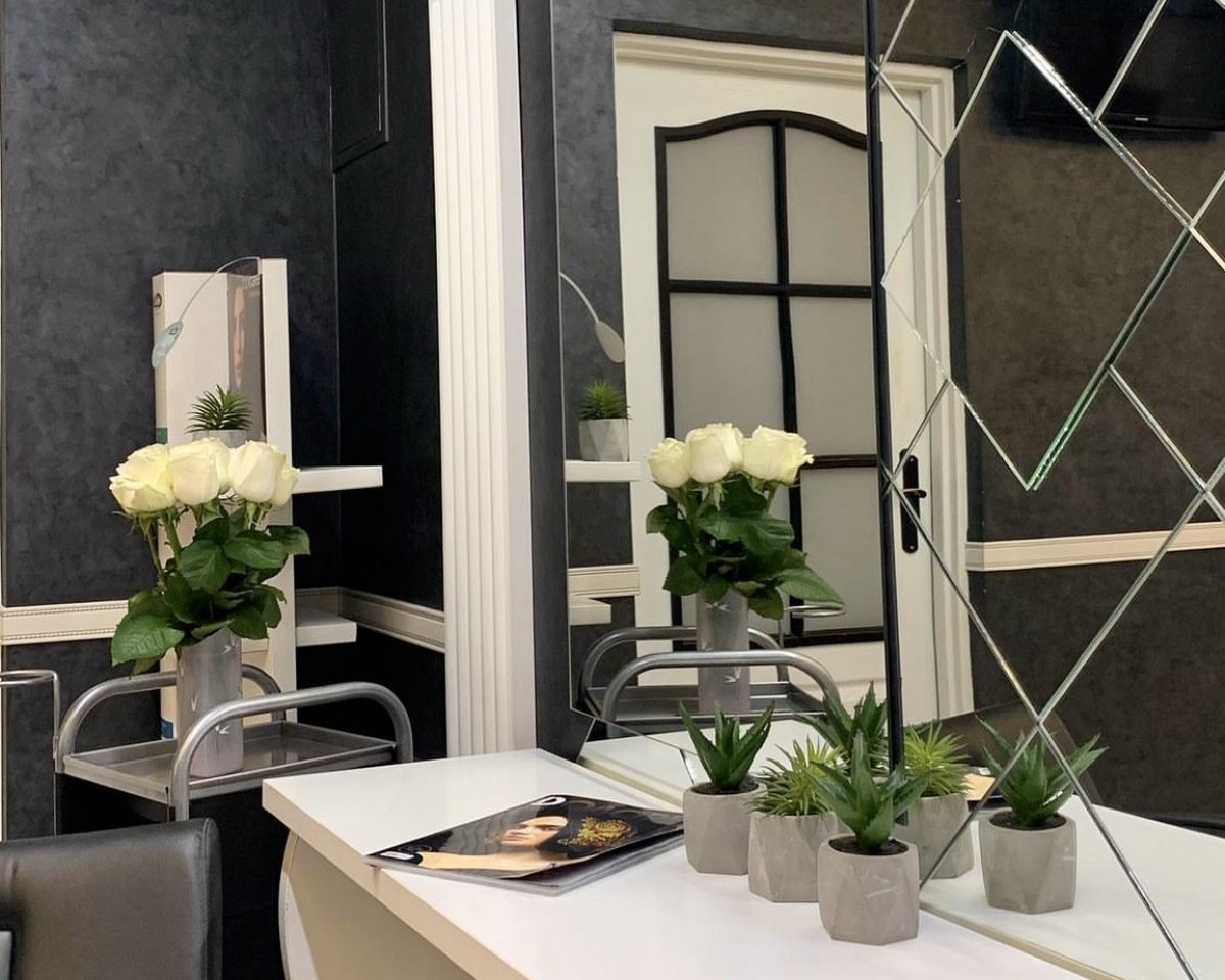 Стрижки, окрашивания, прически, ламинирование бровей и ресниц. Бронируйте свою запись в студии красоты «FILIN» (ул. Набережная Франциска Скорины, 16) и будьте неотразимы