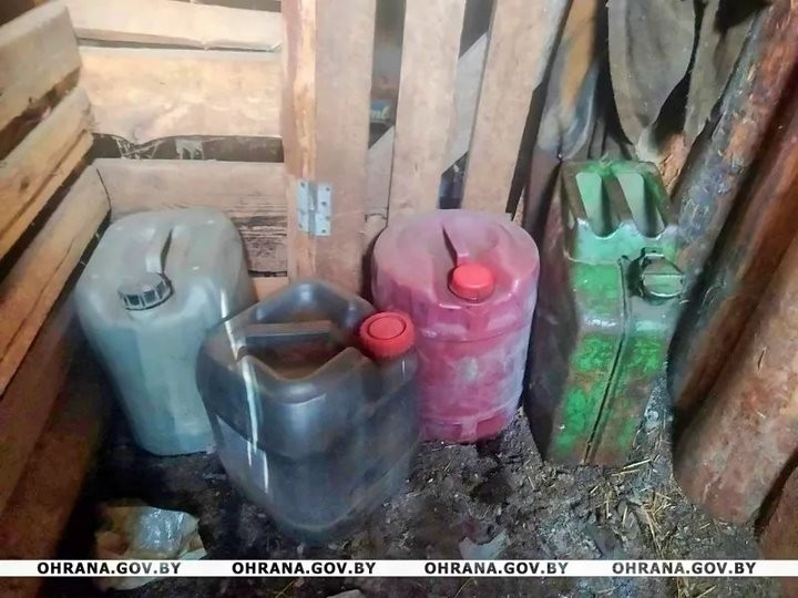 Сливают дизтопливо, воруют моторное масло и фуражную муку. Работники АПК Брестчины попадаются на хищениях