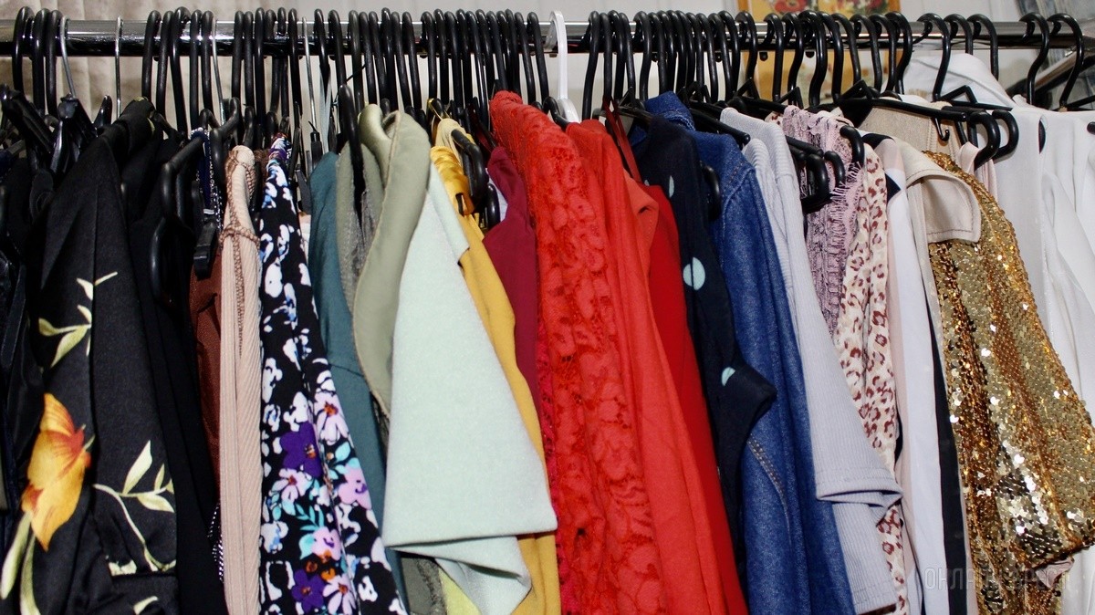 Любимые бренды, приятные скидки, низкие цены. Одежда для всех в магазине «IZUM» на брестском рынке «Лагуна»