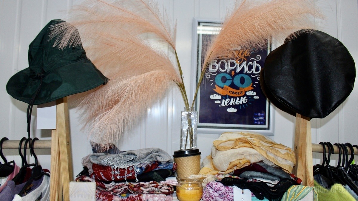 Любимые бренды, приятные скидки, низкие цены. Одежда для всех в магазине «IZUM» на брестском рынке «Лагуна»