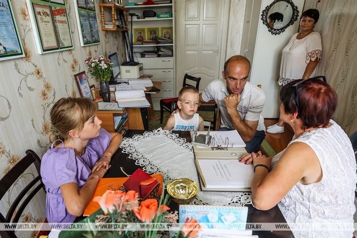 Как в Брестской области помогают подготовиться к школе детям украинских беженцев