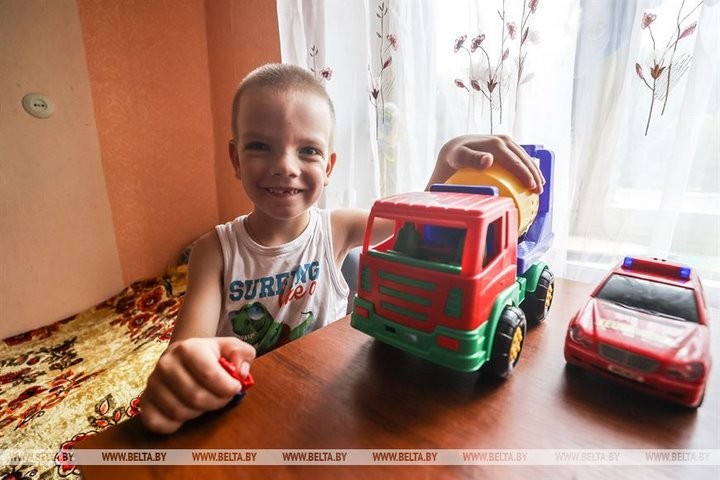 Как в Брестской области помогают подготовиться к школе детям украинских беженцев