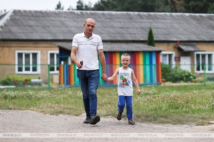 Как в Брестской области помогают подготовиться к школе детям украинских беженцев